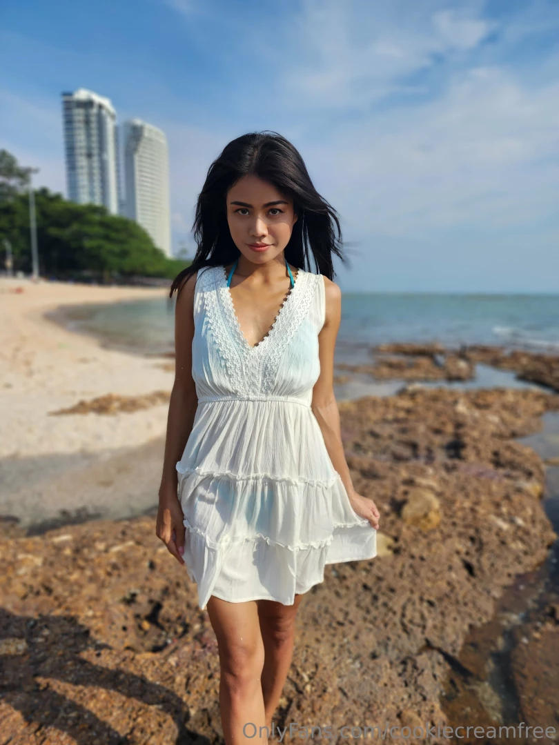 I love to wear dress for easy sex 