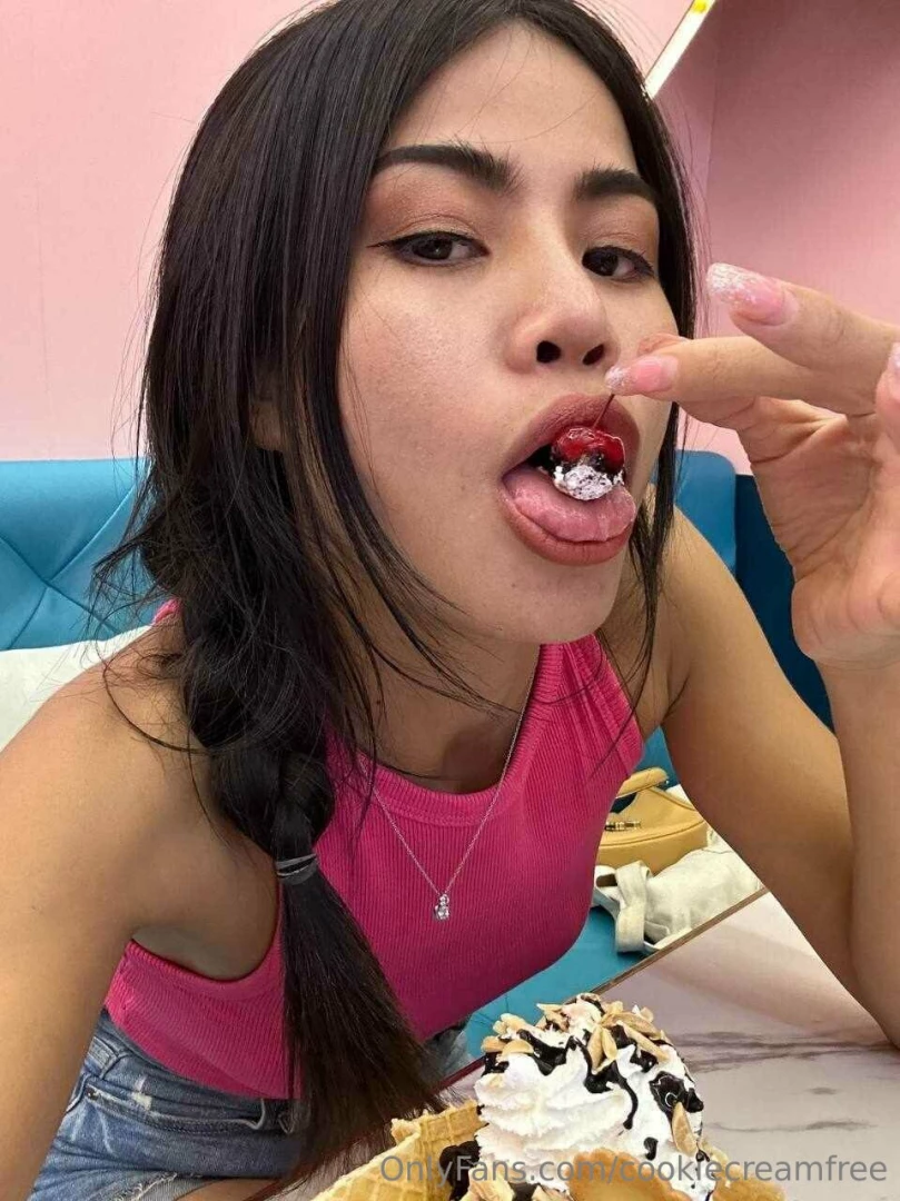 Wanna pop my cherry come on follow me cookiecreamasia and cum hard for 