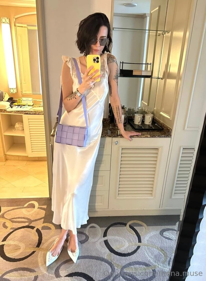 On my way to the art gallery totally fell in love with today s outfit 