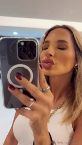 A little smooch for a fantastic weekend wanna see what surprises i ve