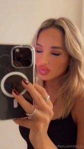 Right now i m playing with a new makeup look today i m trying