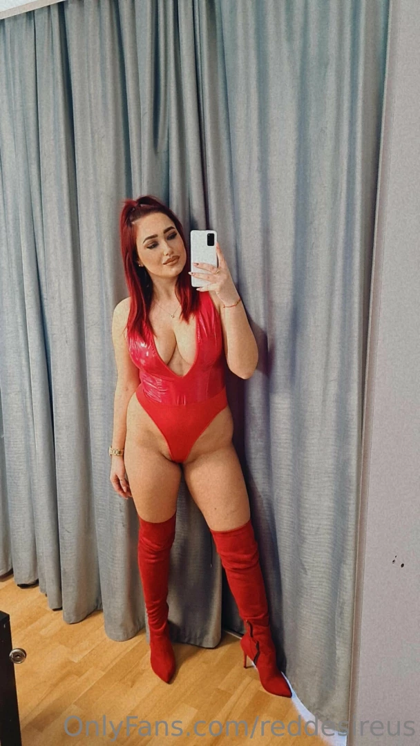 This outfit makes me look both classy amp slutty at the same time 