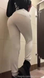 Stay til the end for a cheeky surprise ass booty boobs video jiggle