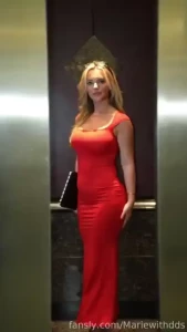 Elevator girl going down officecrush blonde tightdress fyp