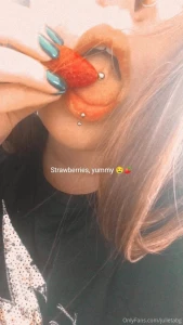 Lickinggg yummy