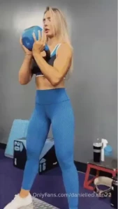 Brand new naughty gym video i know how much my fans love my sexy