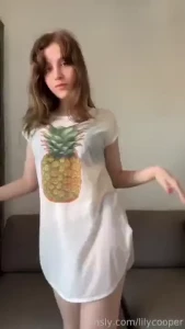 Can i get some likes and comments on my posts please fyp teen petite