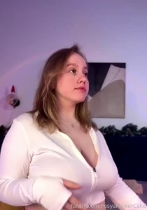Move to the beat of the music with me video clip tiktok bigboobs
