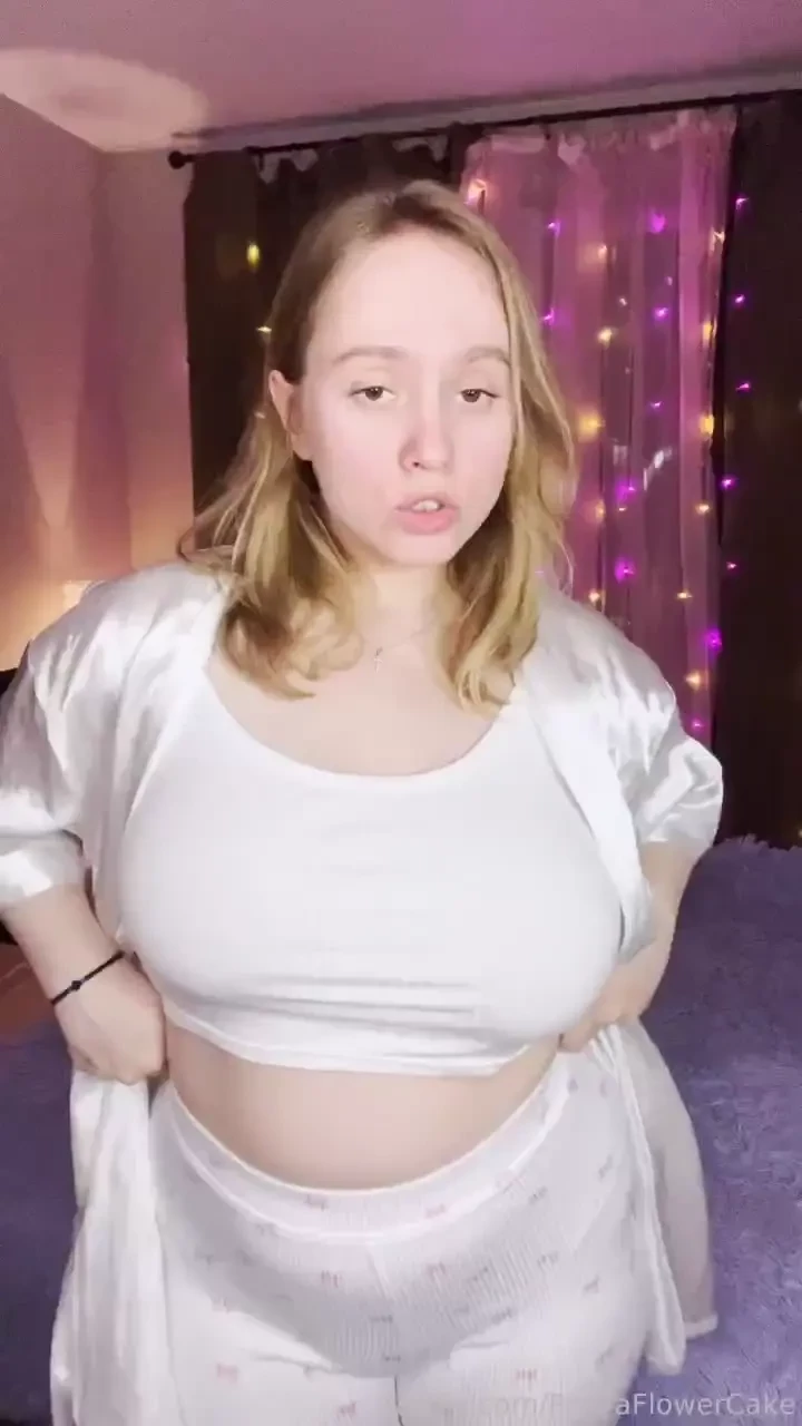 Does this robe suit me video clip tiktok cute bigtits teen paleskin 