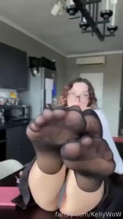 There are foot fetishists here tattoedgirl piercing slim petit 