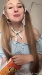 Mood be loli and these are two sides of my weird personality in one