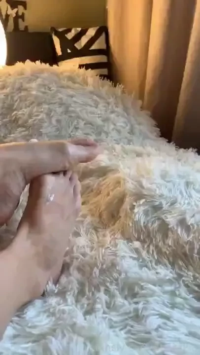 For legs and foot lover guys only lt 3 before this site i didn t know part 1 