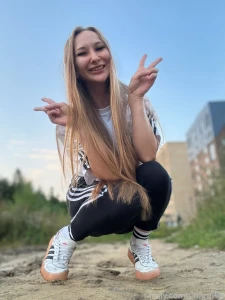 Baaaaackkkk miss me cute teen friendly leggings sport hair sunny part 1