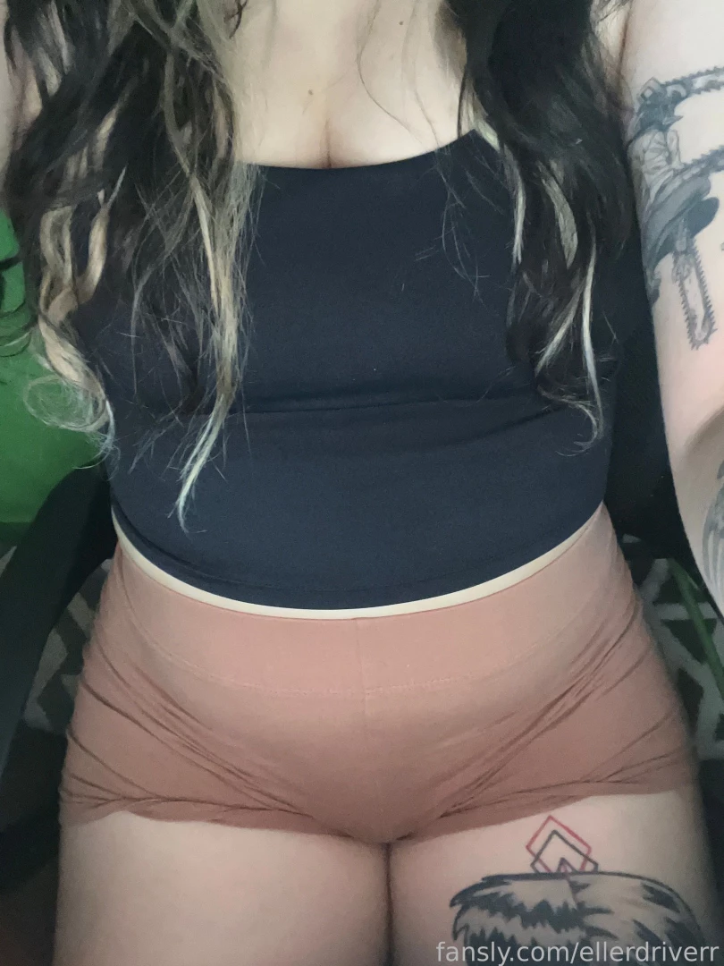 If you see me dressed like this at gym just know i need you to bend me part 1 