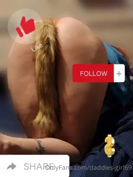 Daddy said if i m gonna show off my tail do it the right way 