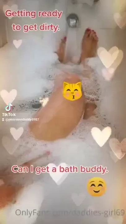 Wanna join tip here for some fun wet dms 