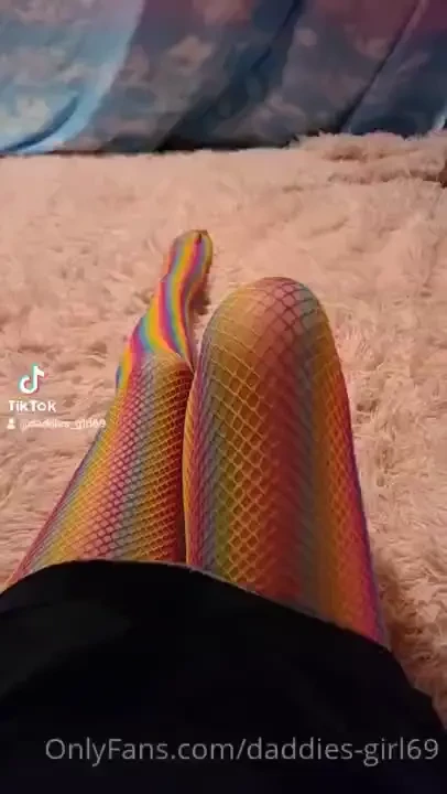 Wanna slide in between my legs 