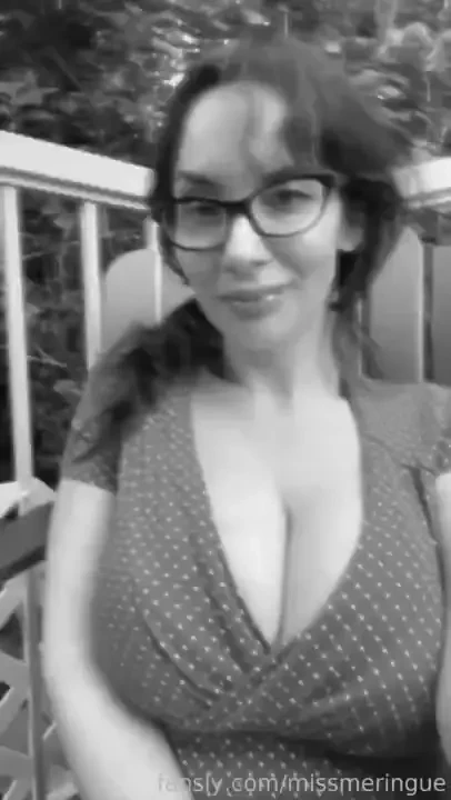 Social media nonnude overflowing tits boobs bigtits hugeboobs bra lace 