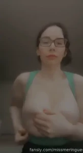 Bouncy bigtits boobs tits nipples milf mature fyp naturaltits bigboobs