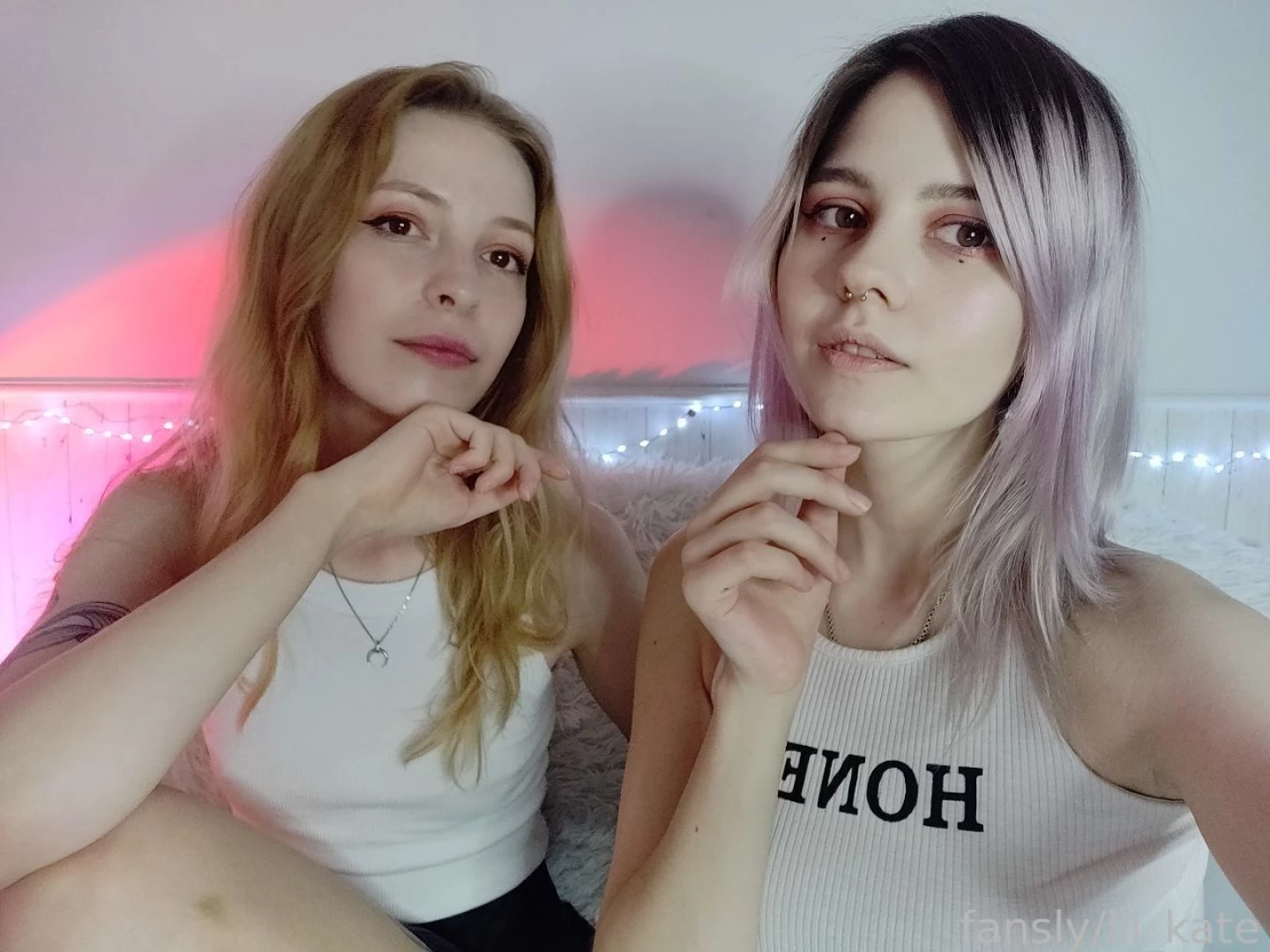 Which image do you like more cuter or hotter nirvanamorr lesbian 