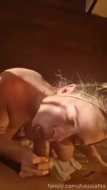 Look how they fuck my pussy i leave his cock full of cream and i give 