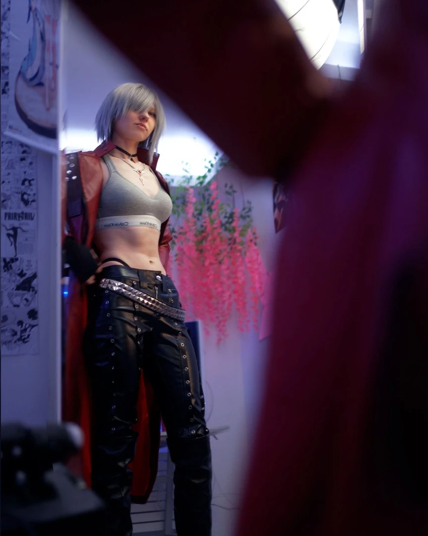 On or off devilmaycry cosplaygirl cosplay cosplaygirls skinny petite 