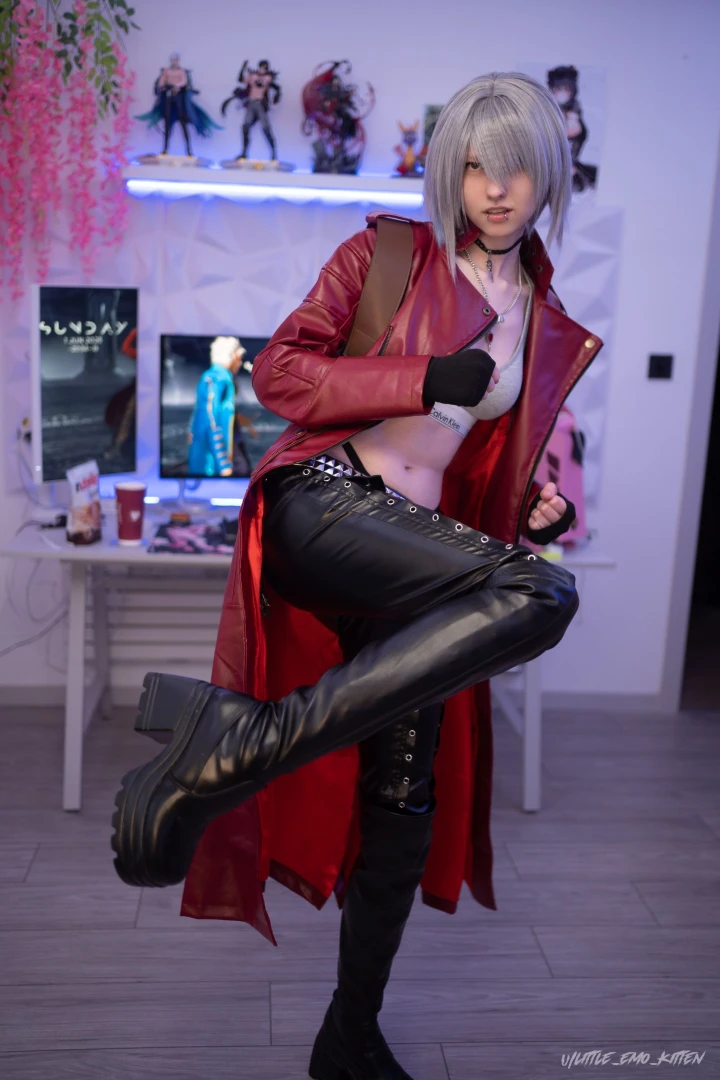 The kick is goofy but i love it and yes that s my own hand print on my part 8 