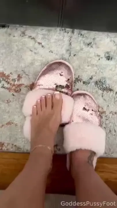 I m in my sparkly pink slippers all day today i love lazy weekends 