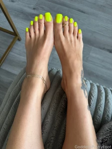 Neon yellow pedi for toesday simp for my gorgeous toes beta bitches part 17