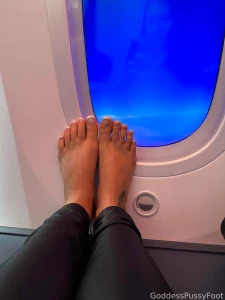 In full relax mode on the plane i ll post the video of me taking my part 1