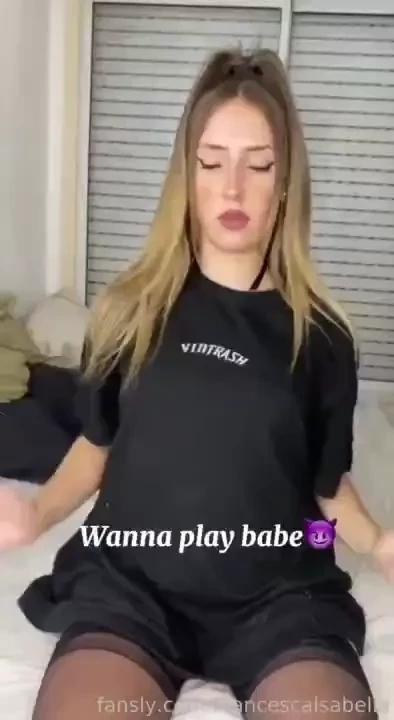 Are you bored dm me i wanna chat and be online lovers petite egirl 
