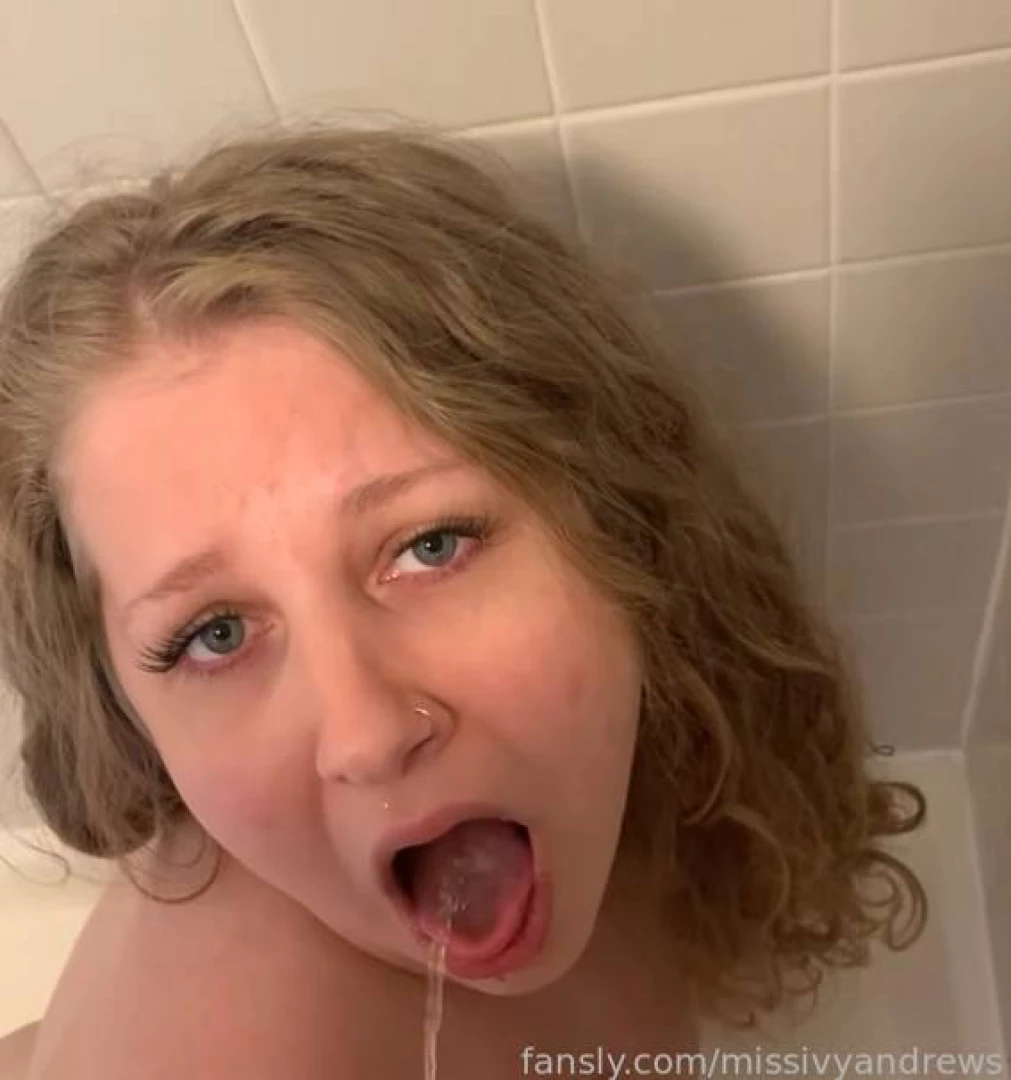 I m feeling thirsty so daddy quenched my thirst piss swallowingpiss 