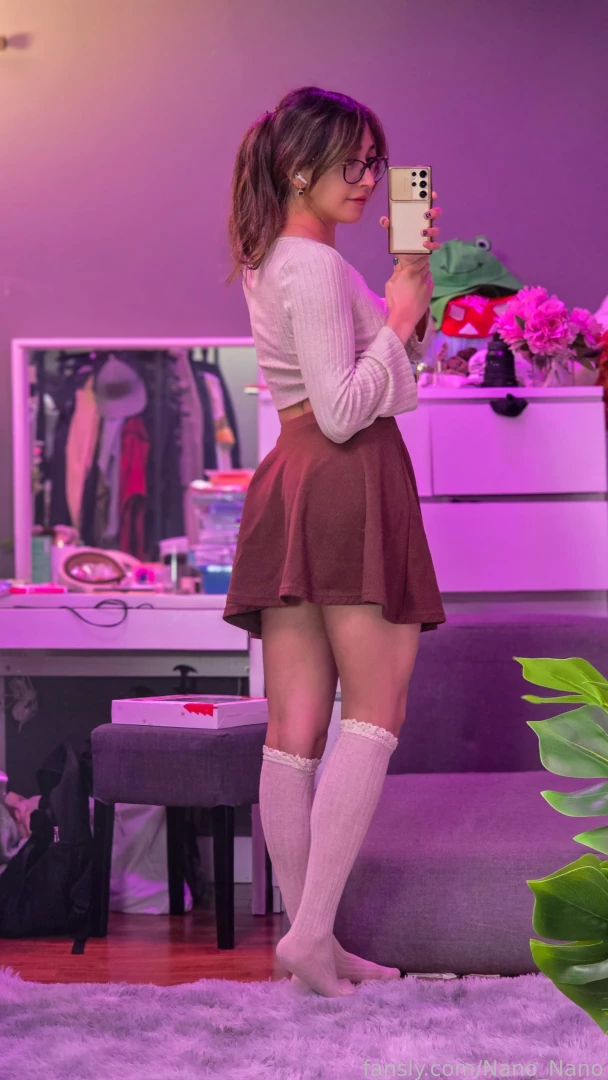 My little skirt and little girl dick wanna see whats under my skirt 