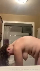 Milf soccermom mombod hugetits bigtits mommy boobs lactation part 2