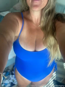 Do you like my new beach swimsuit milf mommy stepmom curvy fyp bigtits