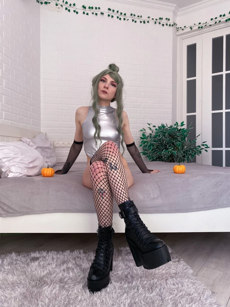 Can you get me pumpkin spice latte please nonbinary queer swimsuit 