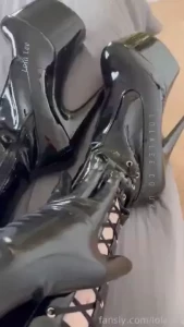 I d love to see your big cum load all over my boots after i ve milked