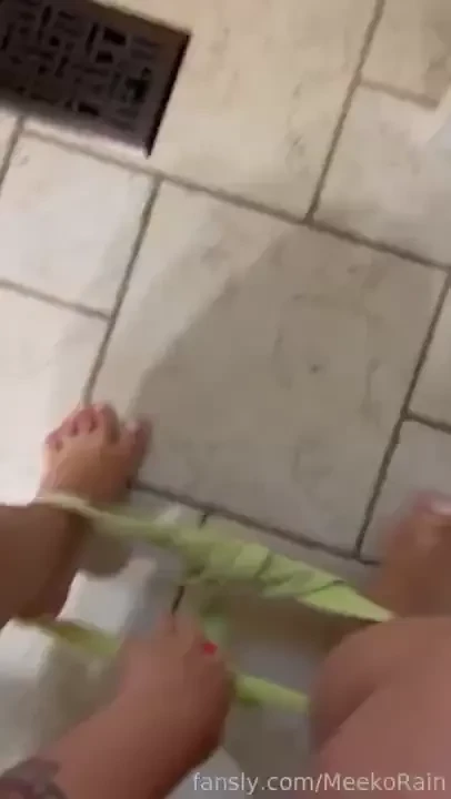 Taking you for a walk fetish pisskink peekink lemonade watersports 