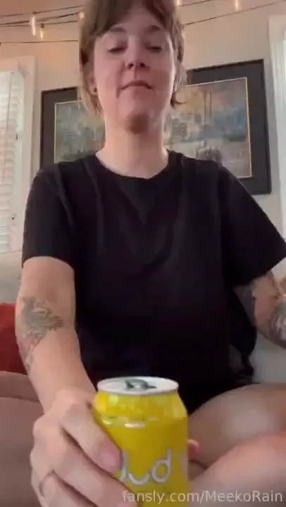 Mini water challenge pee pissing watersports peefetish bathroom 