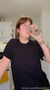 Mini water challenge pee pissing watersports peefetish bathroom part 1