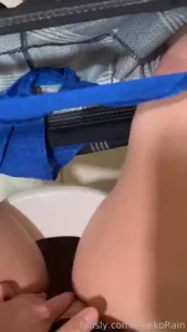 So sexy crutches broken toilet fetish peekink pisskink watersports