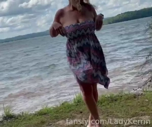 A little sun for the tata s milf flashing public blonde exhibitionist
