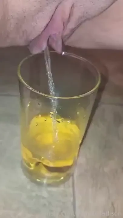 Filled an entire glass fyp pee peeing piss pissing urine urinate pussy 