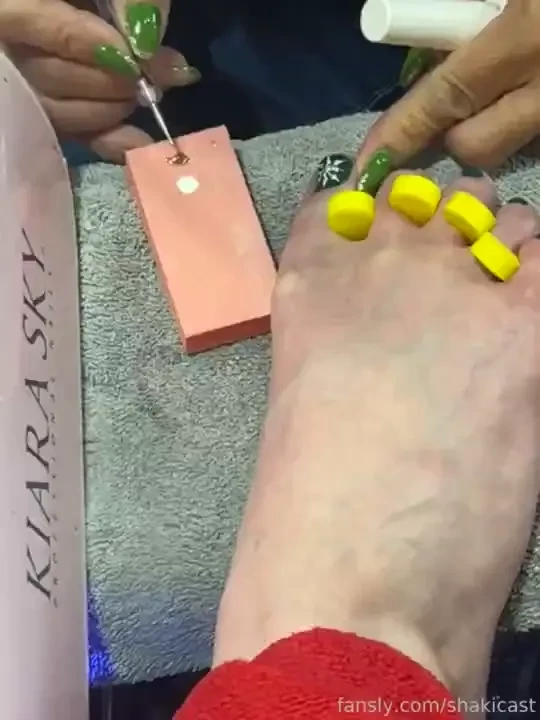 I went to get a pedicure today as a christmas gift to myself with the part 1 