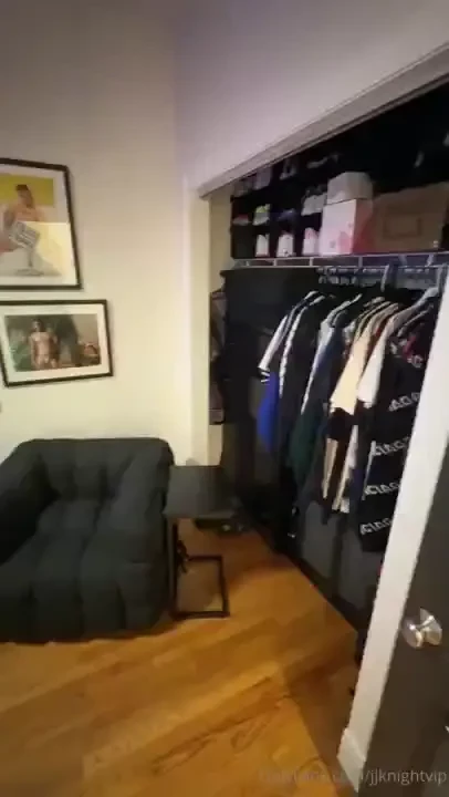 Finally moved in oh the fun im going to have with that mirror 