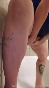 Needed to satisfy my bucket cunt so i snuck away to the bathroom in