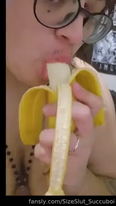 Good morning i had banana breakfast and sliding it deep in my loose part 8 