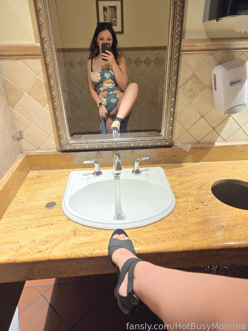 Hotbusymomma young boobs tits longhair brunette milf mommy ass pussy part 1 