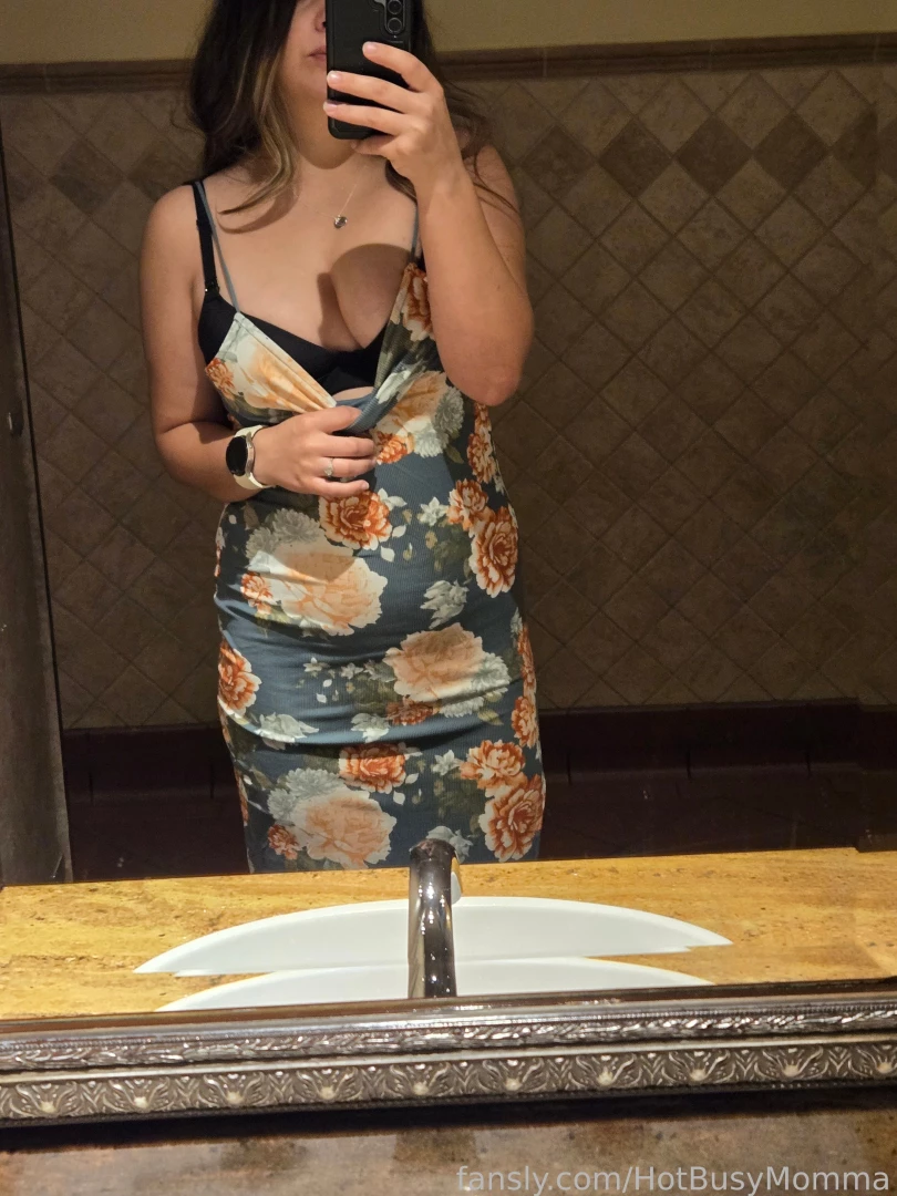 Hotbusymomma young boobs tits longhair brunette milf mommy ass pussy 