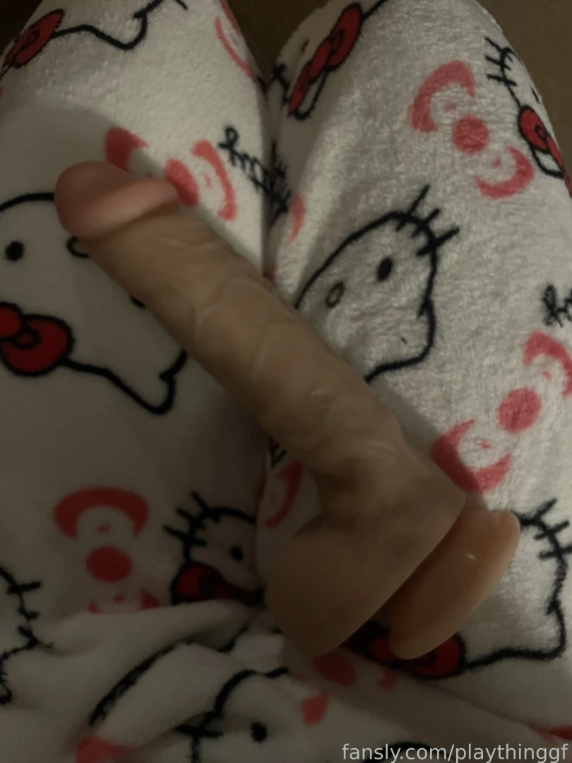 I just got this new dildo but its soo big and im kinda scared of it o 